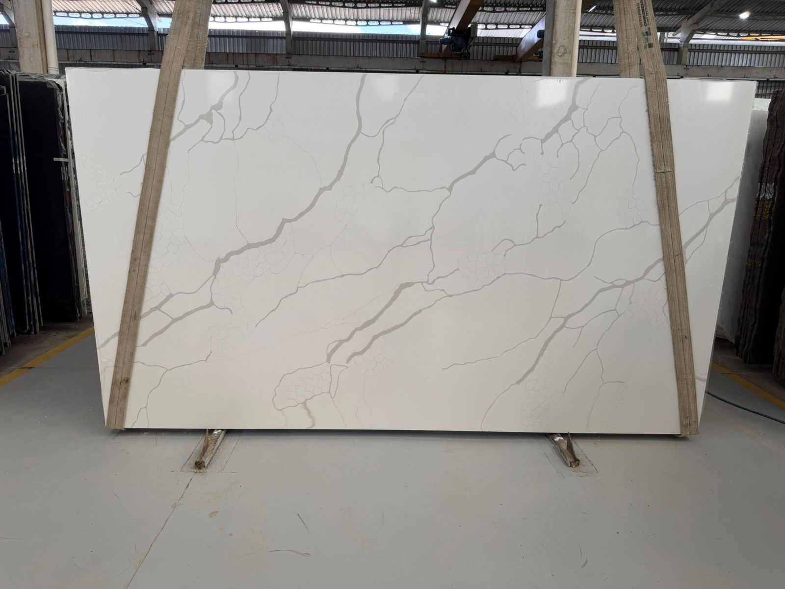 QUARTZO CALACATTA bloco 3796