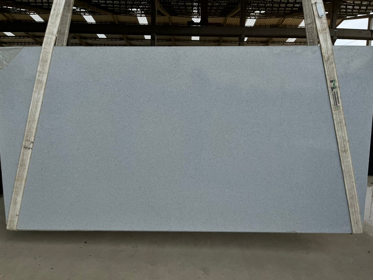 QUARTZO CINZA ESTELAR bloco 3153