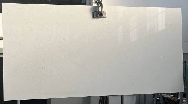 QUARTZO BRANCO ESTELAR bloco 2835